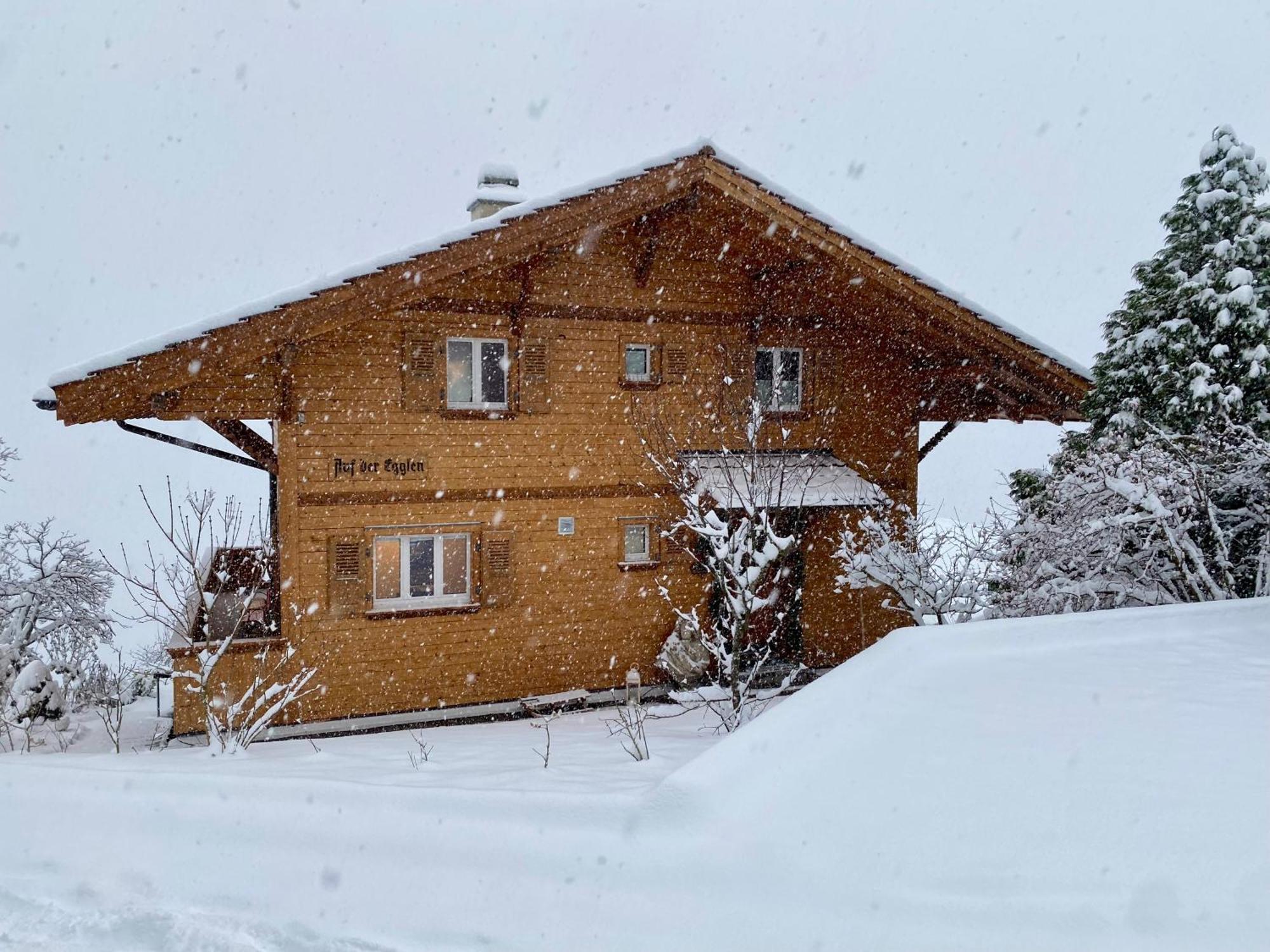 Chalet Egglen "Typical Swiss House, Best Views, Private Jacuzzi" Villa Sigriswil Exterior foto